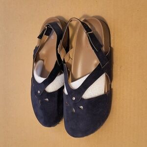 Women's flats size 8 never worn